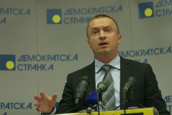 PAJTIĆ SA DAVENPORTOM PAJTIĆ SA DAVENPORTOM